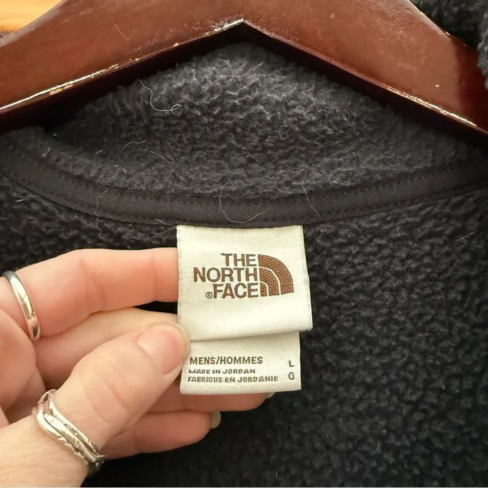 The North Face Men's gray Fleece Vest size large